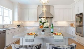 1040 Buttonwoods Ave, Warwick, RI 02886