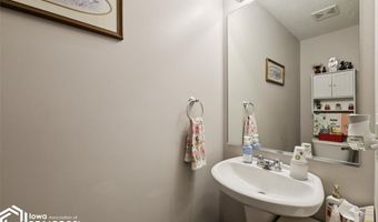 2237 3rd Ave SW, Altoona, IA 50009
