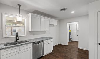 1001 Dale Dr, Benton, LA 71006