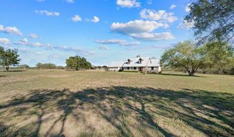 136 Country Pl, Adkins, TX 78101