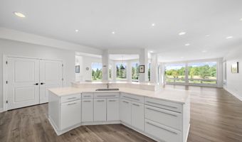5636 Meadow Ln, Ann Arbor, MI 48105
