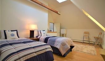 61 Ledge Rd J, Newport, RI 02840