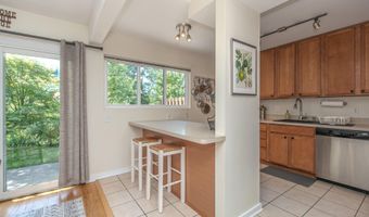 1795 Hideaway Ln, Ann Arbor, MI 48105