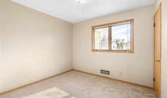 313 Glenn Rd, Albert Lea, MN 56007