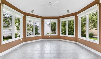 210 Chisholm Ct, Aurora, OH 44202