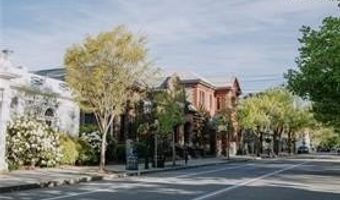 3 Knowlton Ct, Bristol, RI 02809