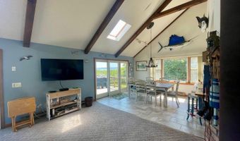 12 Lobsterville Rd, Aquinnah, MA 02535