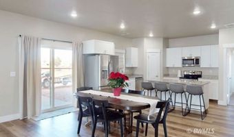 1015 E Canyon Dr, Big Water, UT 84741