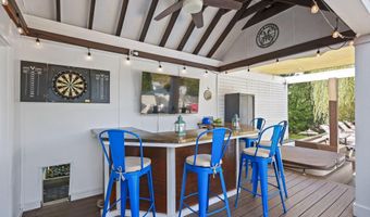 28 W Park Ave, Belford, NJ 07718