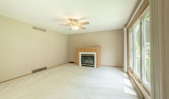518 Topaz Ln, Madison, WI 53714