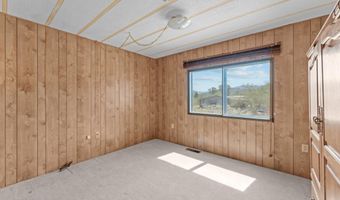 34820 S Desert Cv, Black Canyon City, AZ 85324