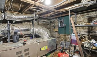 1264 TEARCOAT Rd, Augusta, WV 26704