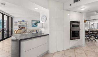 20281 E Country Club Dr 510, Aventura, FL 33180