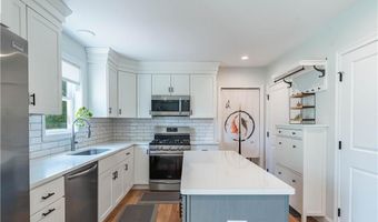 100 E View Ave, Cranston, RI 02920
