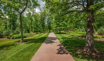 20305 SAVIN HILL Dr, Ashburn, VA 20147