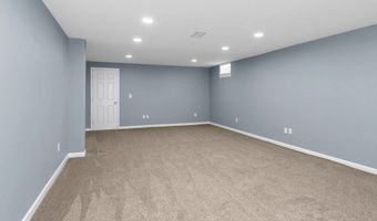 4 Candlelight Ln, Bellingham, MA 02019