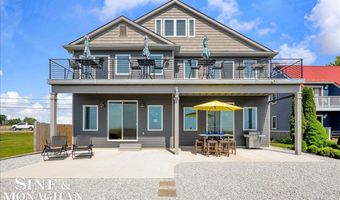 7305 Dyke Rd, Algonac, MI 48001