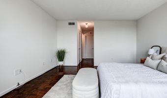 1101 S ARLINGTON RIDGE Rd S 208, Arlington, VA 22202