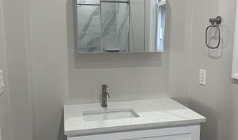 34 HUMPHREY Ave, Bayonne, NJ 07002