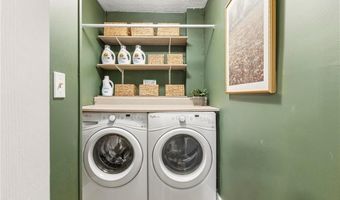 225 Royal Colony Ct, Alpharetta, GA 30022