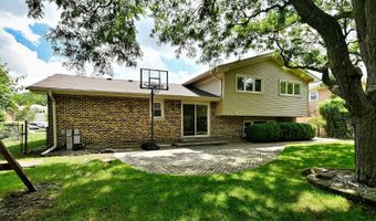 2360 N Drury Ln, Arlington Heights, IL 60004