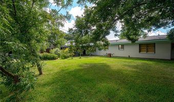 620 S 11th St, Aransas Pass, TX 78336
