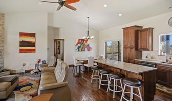 504 W Palmer Cir, Aberdeen, SD 57401