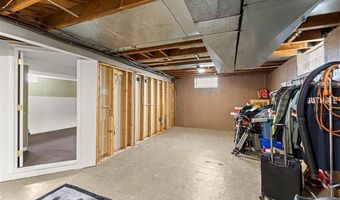 7609 Rosedale Blvd, Allen Park, MI 48101
