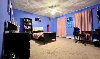 2 Hayes St, Johnston, RI 02919