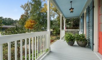 217 St Charles St, Bay St. Louis, MS 39520
