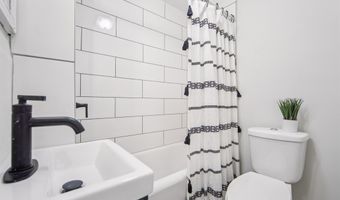 212 Nile Kinnick Dr N, Adel, IA 50003