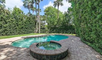 321 5TH St, Atlantic Beach, FL 32233