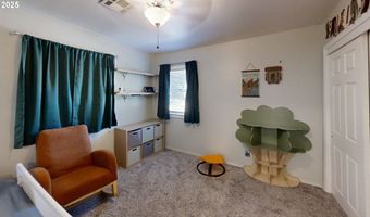 947 3RD St, Brookings, OR 97415