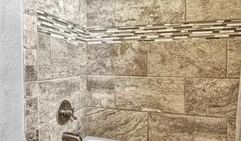 701 Hayes St St, Altus, OK 73521