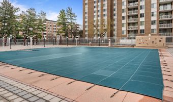 3001 VEAZEY Ter NW 201, Washington, DC 20008