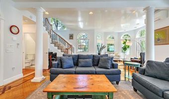 247 Oaklawn Ave, Cranston, RI 02920