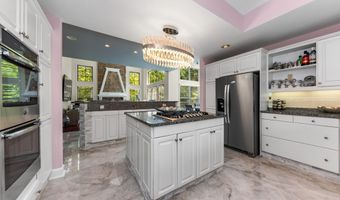 2086 Valleyview Dr, Ann Arbor, MI 48105