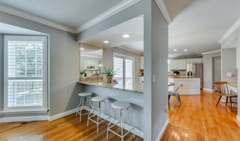 13153 Barrett Meadows Dr, Des Peres, MO 63021