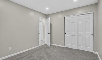 863 Woods Mill Rd, Ballwin, MO 63011