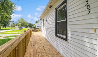 305 6th St, Adair, IA 50002