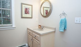 15 Rockledge Ln, Canton, CT 06019