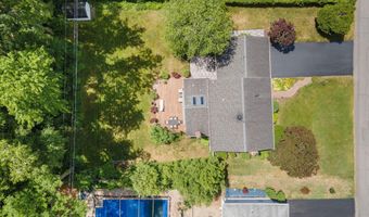 17 Northgate Dr, Albany, NY 12203