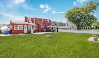 37 New Point Pl, Amityville, NY 11701