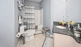 136 Thistle Pond Dr 136, Bloomfield, CT 06002