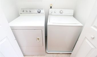 101 Lake Meadow Dr, Apex, NC 27502