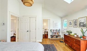 264 Sowams Rd, Barrington, RI 02806