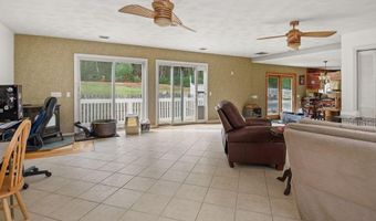 413 Hill Farm Rd, Coventry, RI 02816