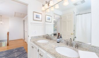 60 Old Wood Rd, Avon, CT 06001