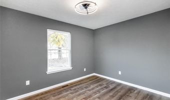 521 W Maple St, Austin, IN 47102