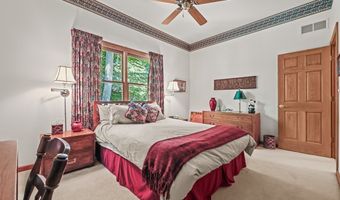 1059 Oakwood Dr, Alliance, OH 44601